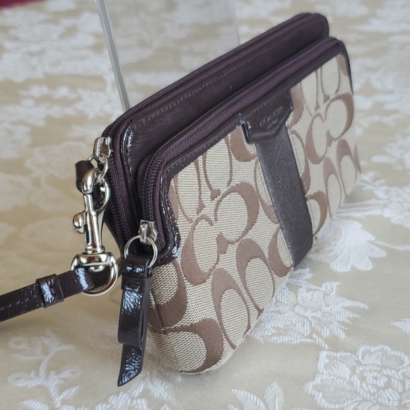NWT Coach Wallet/Wristlet - Picture 3 of 8